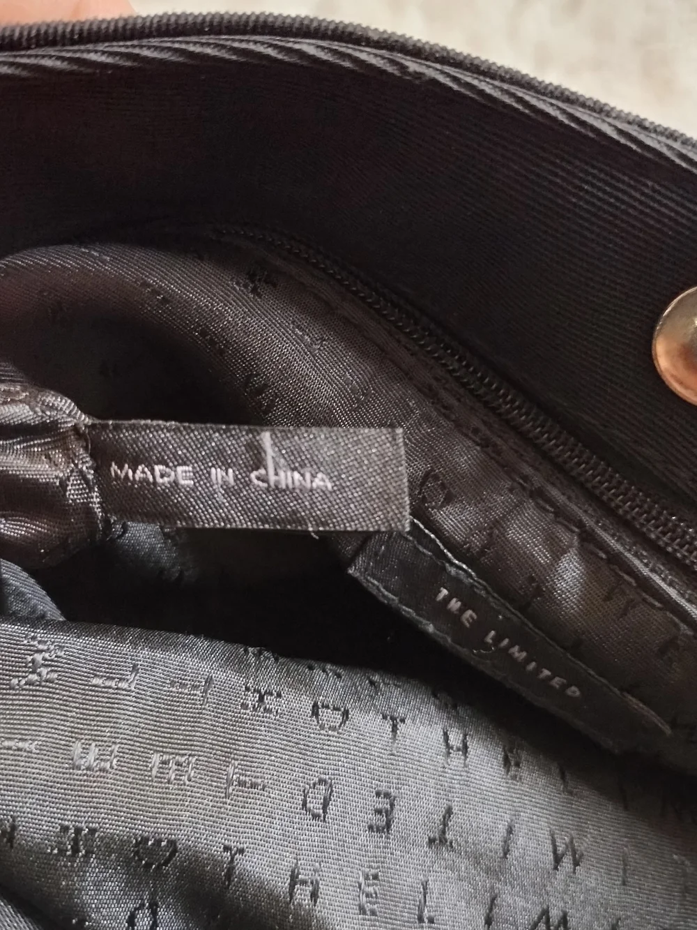 The Limited Black Men’s Messenger Crossbody Bag